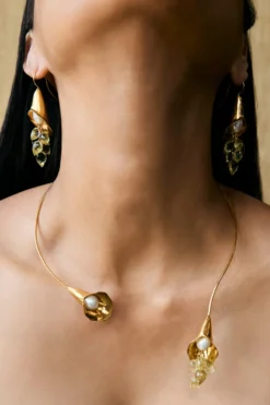 Calla Lily Collar Necklace Gold Mix