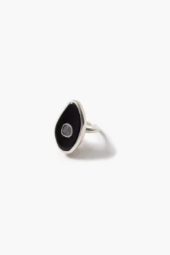 Oasis Ring Black Horn
