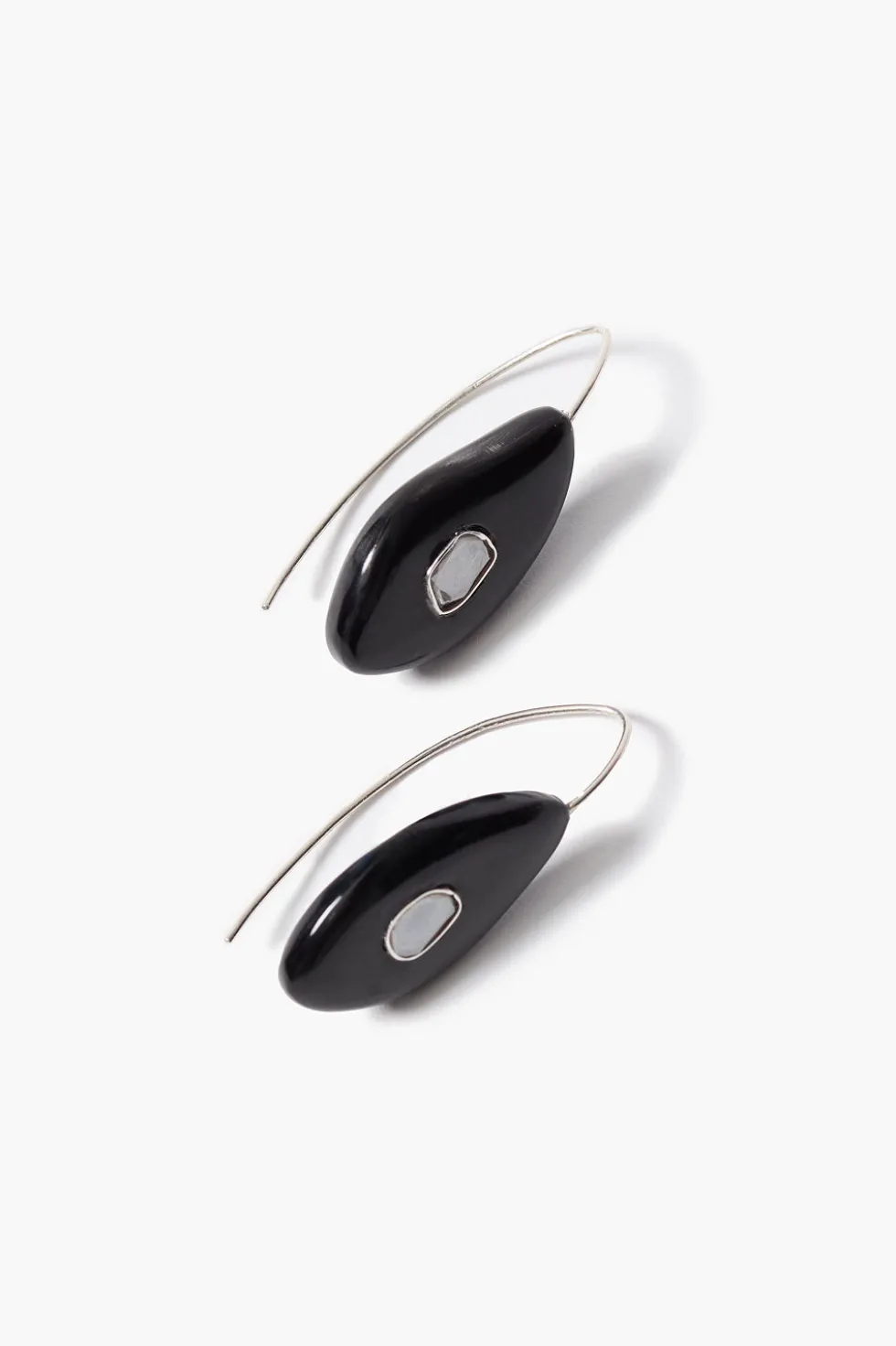 Pebble Earrings Black Horn